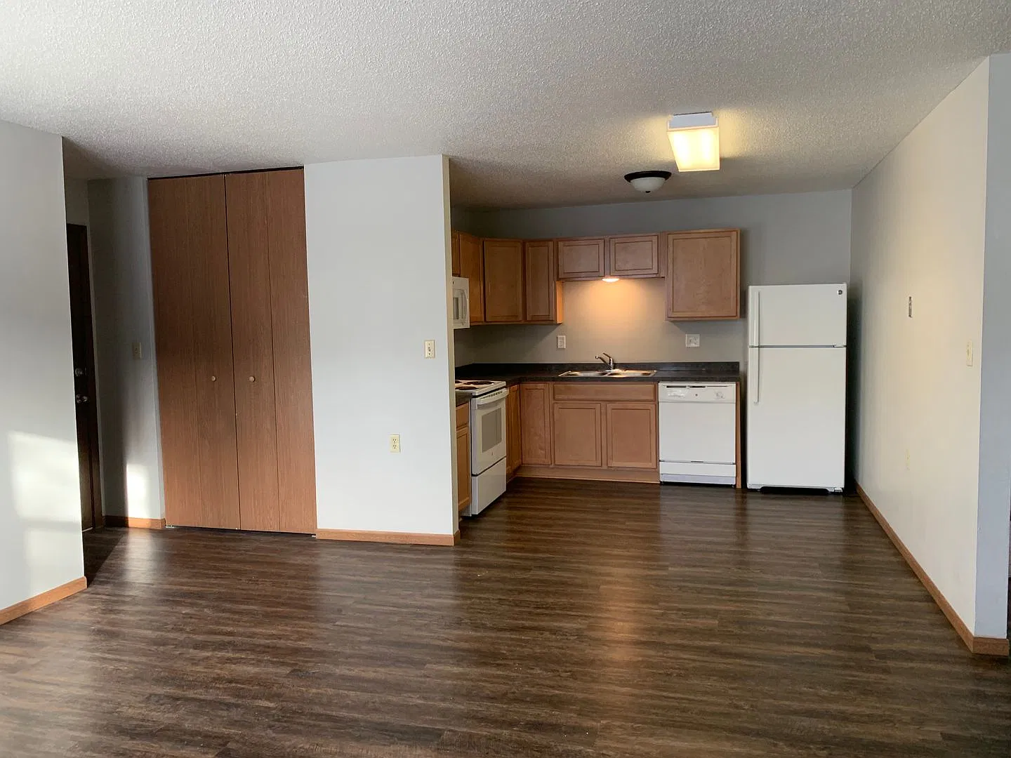 Valley South 525 10th Ave SE — Photo 2