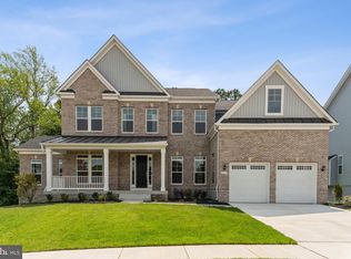 6831 Fountain Park Dr, Glenn Dale, MD 20769