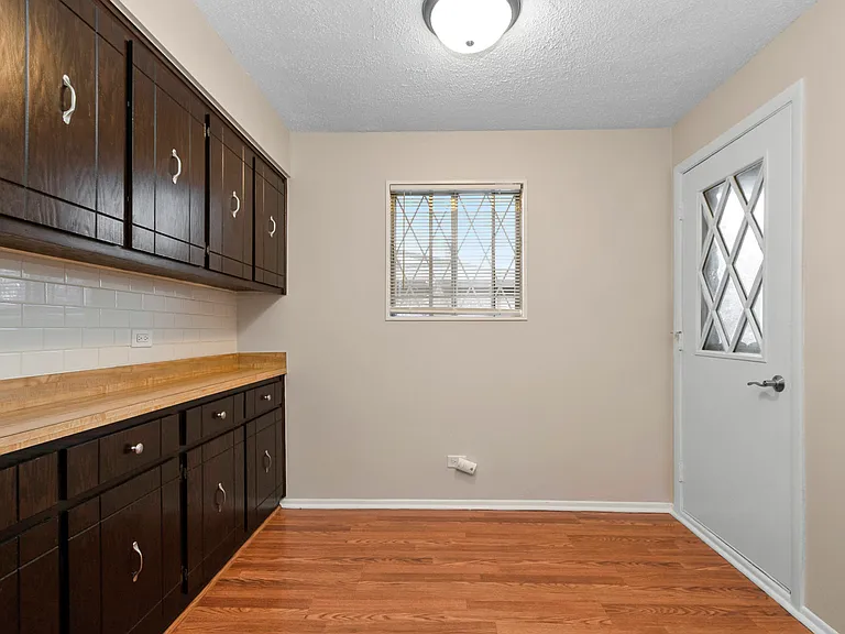 13616 Lamon Ave #411 — Photo 9