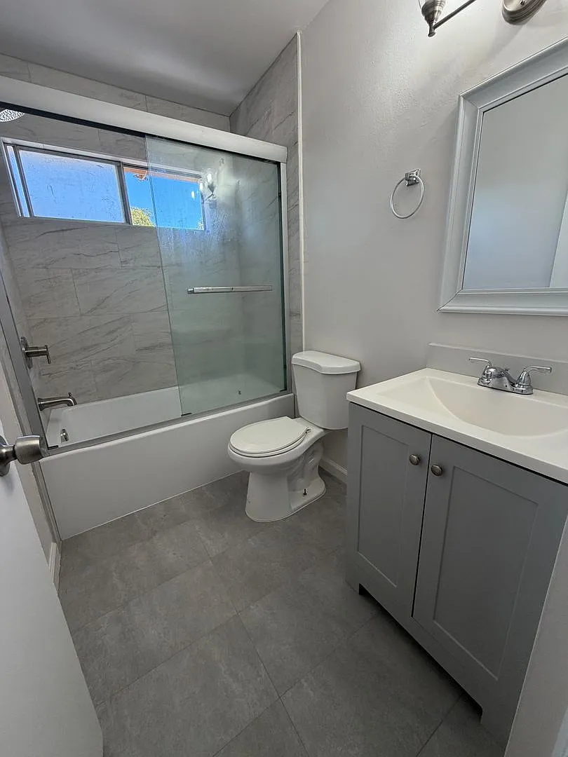 Updated 3 bed/1.5 bath townhome in Blossom Valley — Photo 4