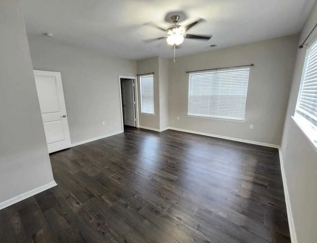 4405 Turnworth Arch - 1 — Photo 3