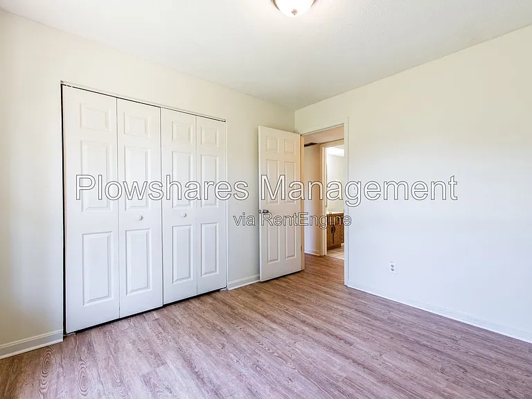 100 E Florence Ave #7 — Photo 6