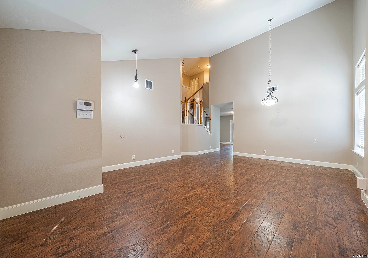 4 bed, 2.5 bath, 2053 sqft, $2,300 — Photo 4