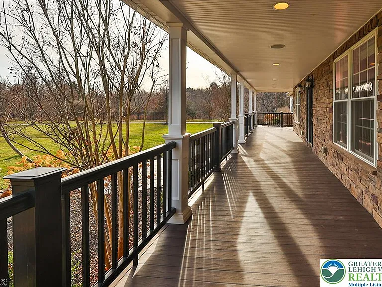 284 Walker Rd — Photo 29