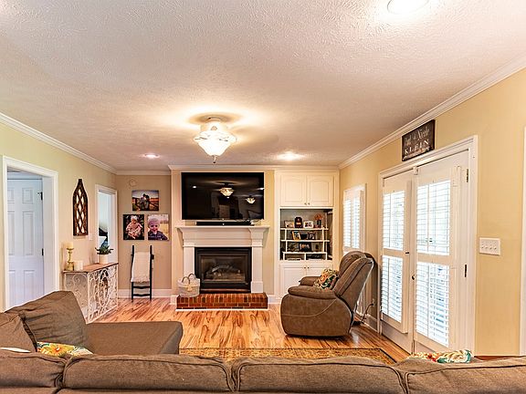 4th image of 191 Aspen Dr