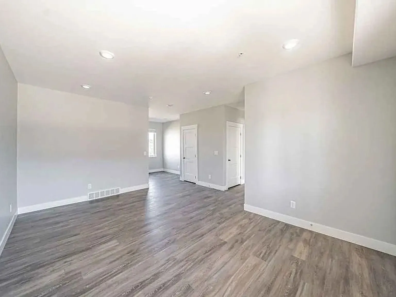 7N Carlow Apartments — Photo 4