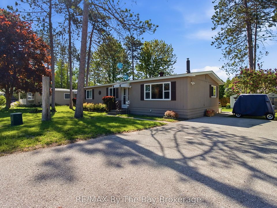 1st image of 3 Golf Ave