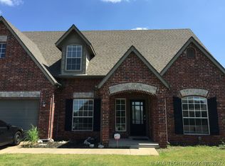 2405 S 14th St, Broken Arrow, OK 74012