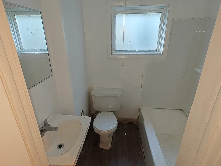 223 Metcalfe St #3 — Photo 9