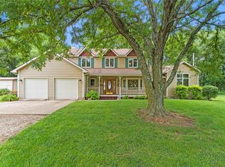 25536 Deer Ridge Dr, Lawrence, KS 66044