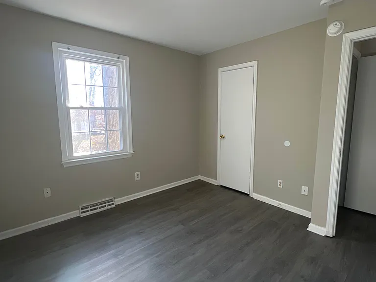 12100 Deerhurst Dr — Photo 20