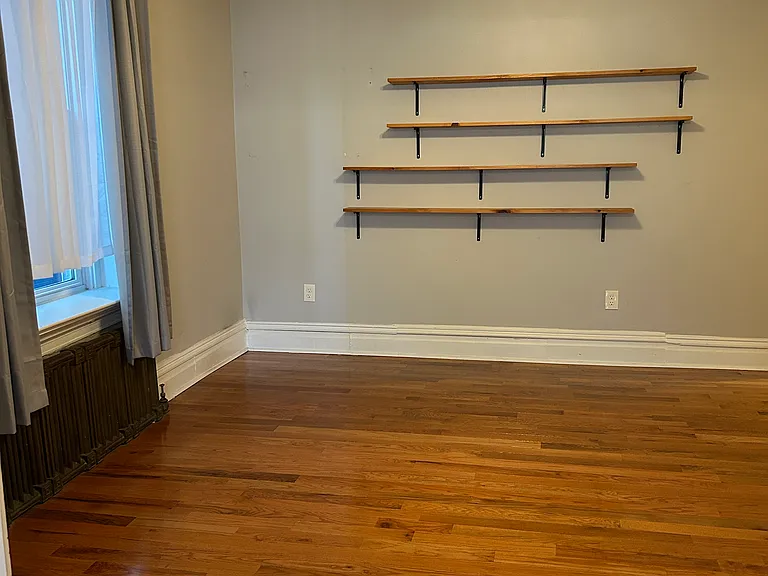 439 Rebecca Ave #1FT — Photo 6