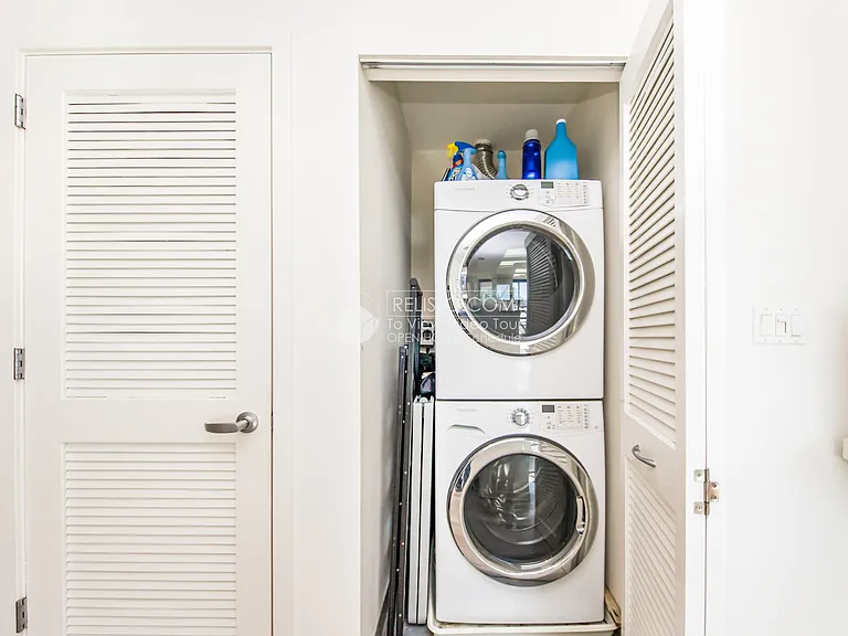 250 King St #652 — Photo 23