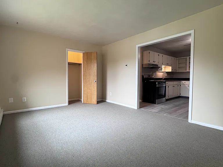 400 Riverside Dr #26 — Photo 4