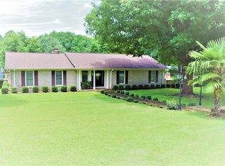 9 Saluda Rd, Williamston, SC 29697