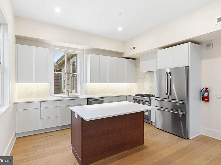 300 Kings Hwy E #C — Photo 10