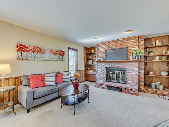 3rd image of 612 Claypool Dr