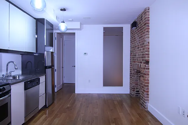 Rented by Nooklyn NYC LLC | media 34