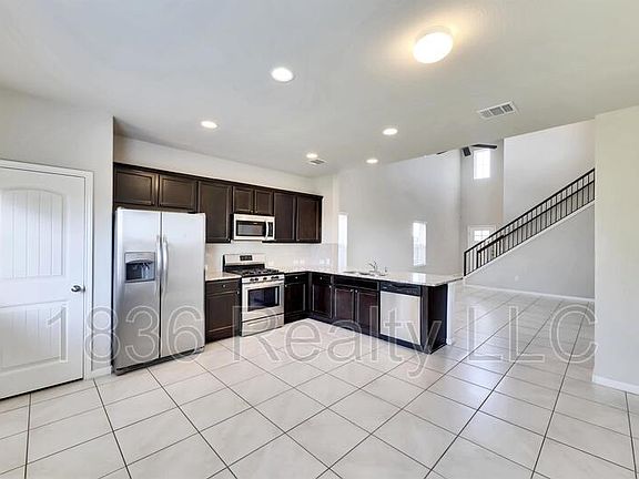 4th image of 1411 La Conterra Blvd #1