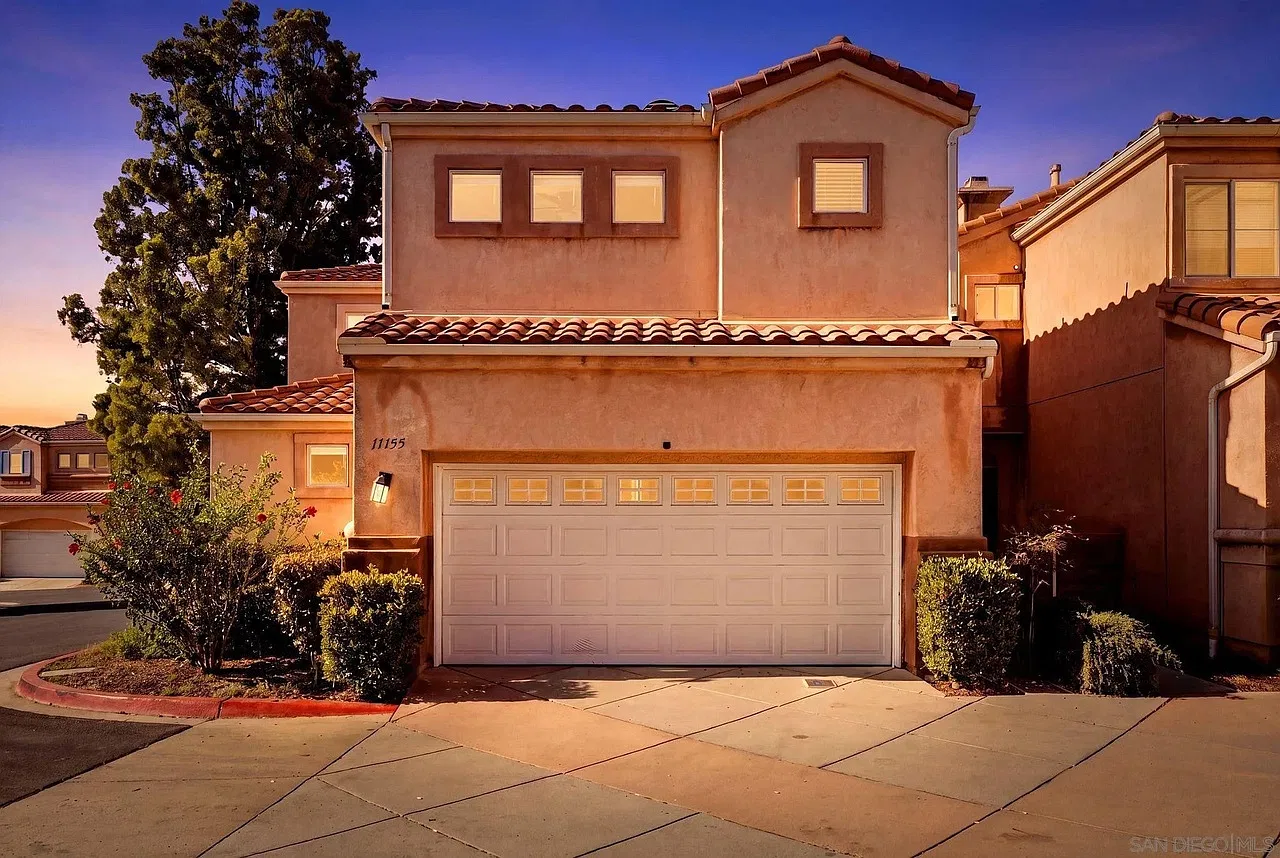 3 bed, 1355 sqft, $3,700 — Photo 1