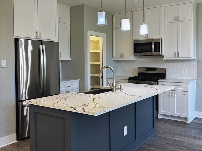 729 Ebenezer Ln — Photo 5