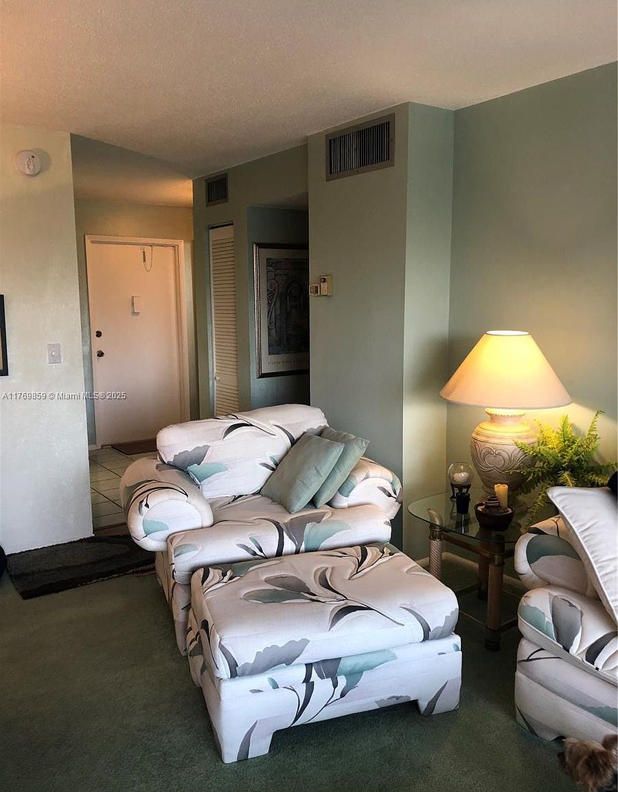 1000 NE 14th Ave APT 605