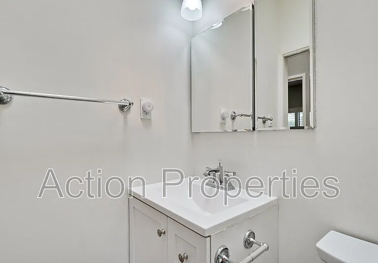 720 Fremont St — Photo 16