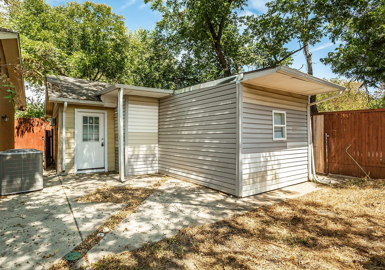 2351 Longhorn St — Photo 3