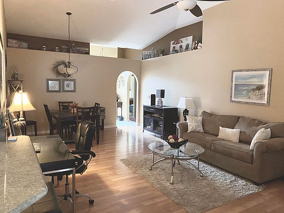 3rd image of 1282 White Oak Cir