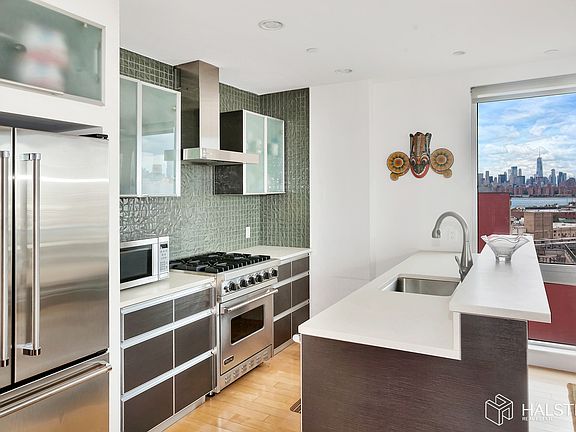 3rd image of 1050 Jackson Ave #10B