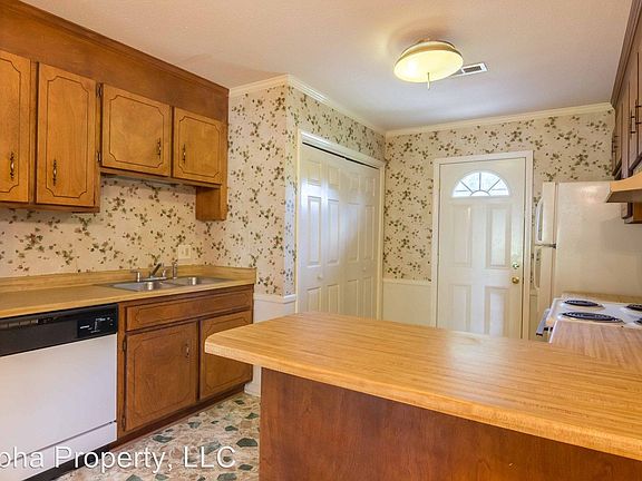 5th image of 103 Katie Dr