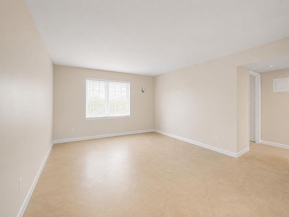 3rd image of 4528 SW 54th St APT 302-B