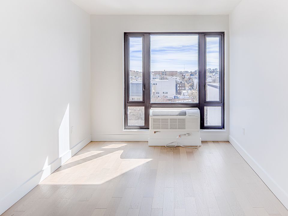 1st image of 635 4th Ave #1005