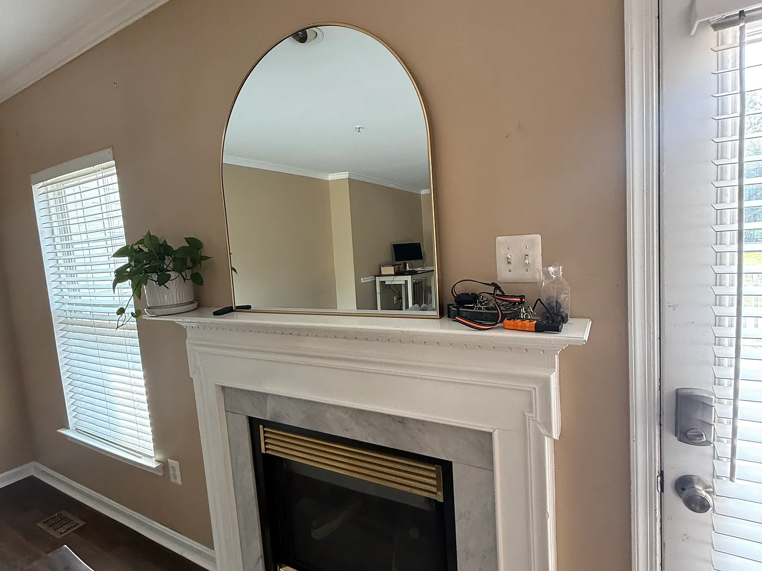 4 bed, 3.5 bath, 1950 sqft, $3,700 — Photo 4
