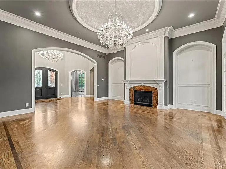 9020 Whisperinghill Dr — Photo 24
