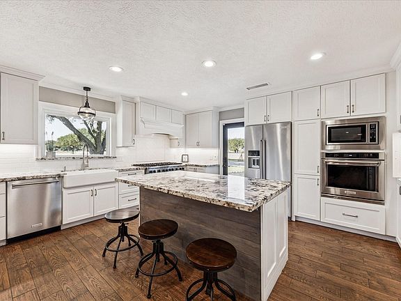 3rd image of 2489 Bartlett Rd