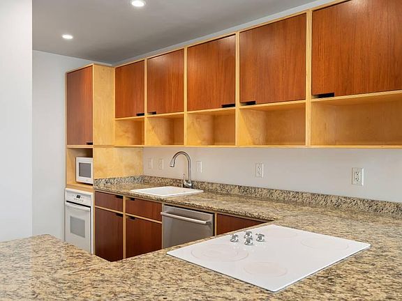 5th image of 21 W 10th St APT 6B