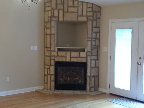 3rd image of 218 Michaels Ct