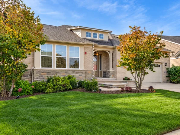 637 Insull Dr, Vernon Hills, IL 60061