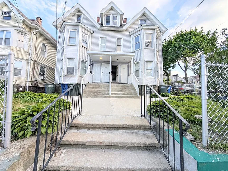 103 Catherine St #2
