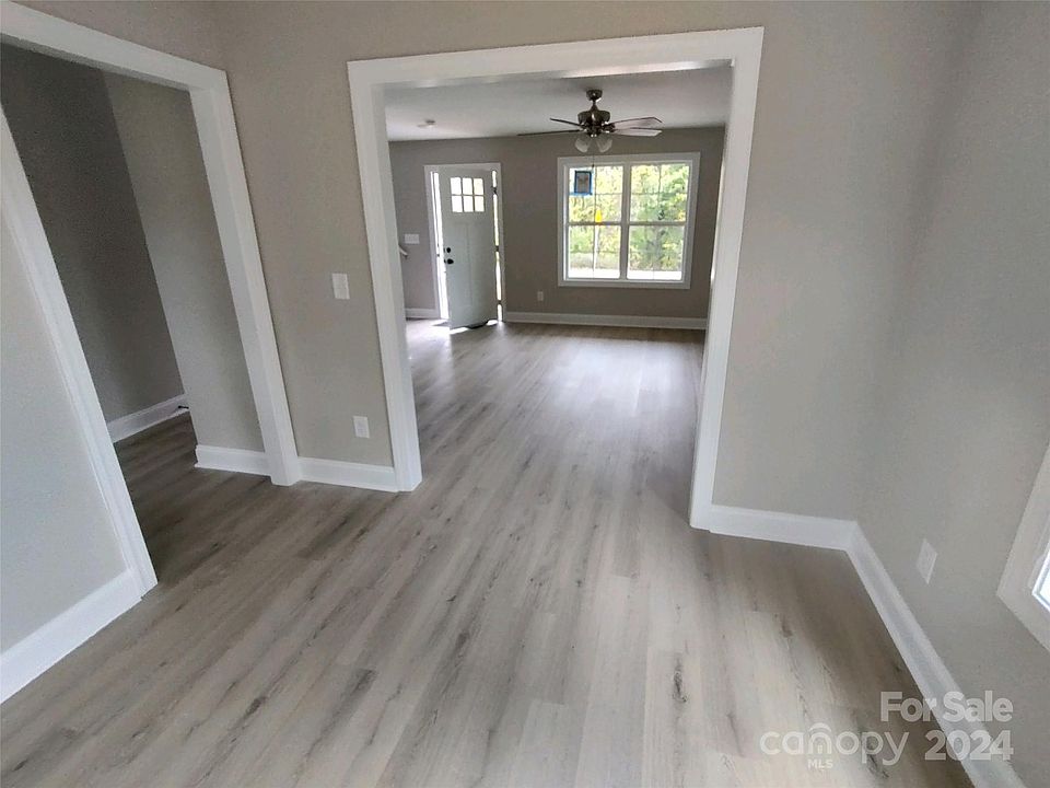 2nd image of 640 Harry St