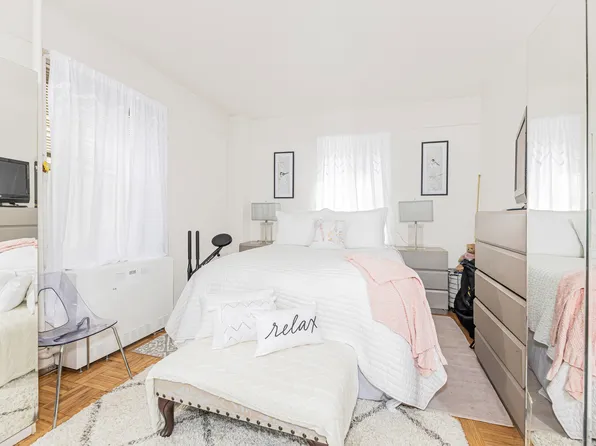 2 Fordham Hill Oval image 9 of 18