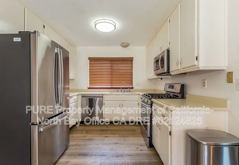 2048 Pinercrest Dr — Photo 8