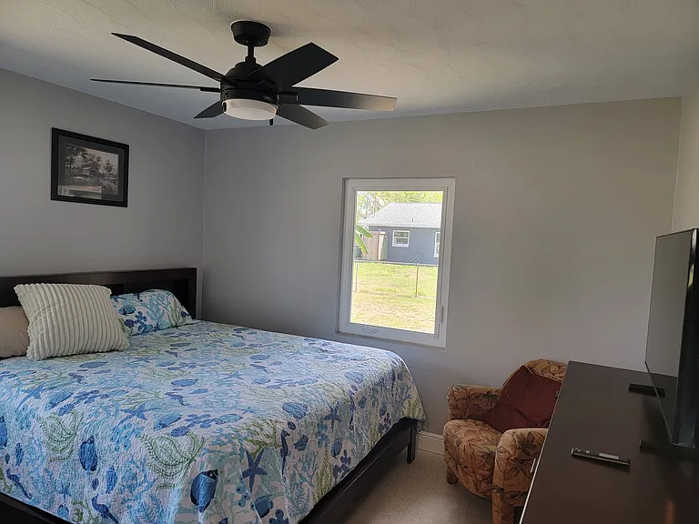 219 Crescent Ct E — Photo 15