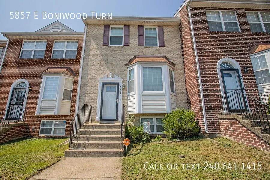 Lovely 3 BR/2.5 BA Townhome in Clinton! — Photo 2