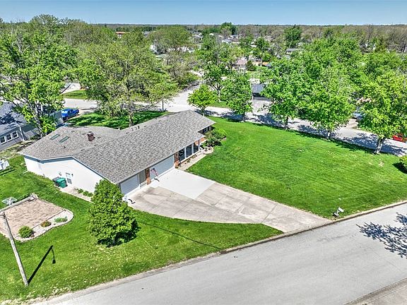 4th image of 1345 Brierwood Dr