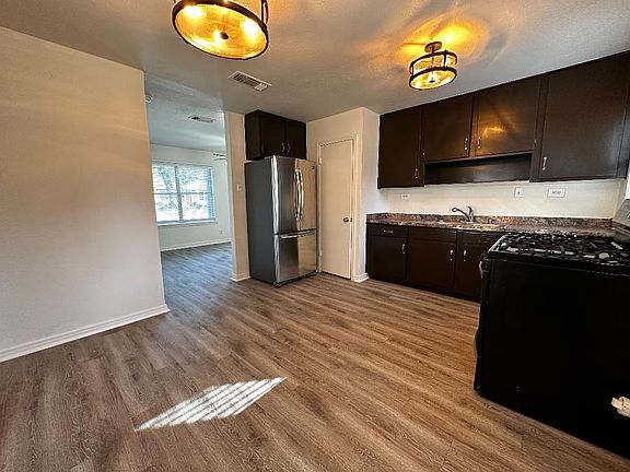 2nd image of 4808 Lyndon Dr