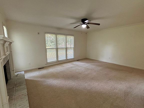 5th image of 4160 Creekwood Dr