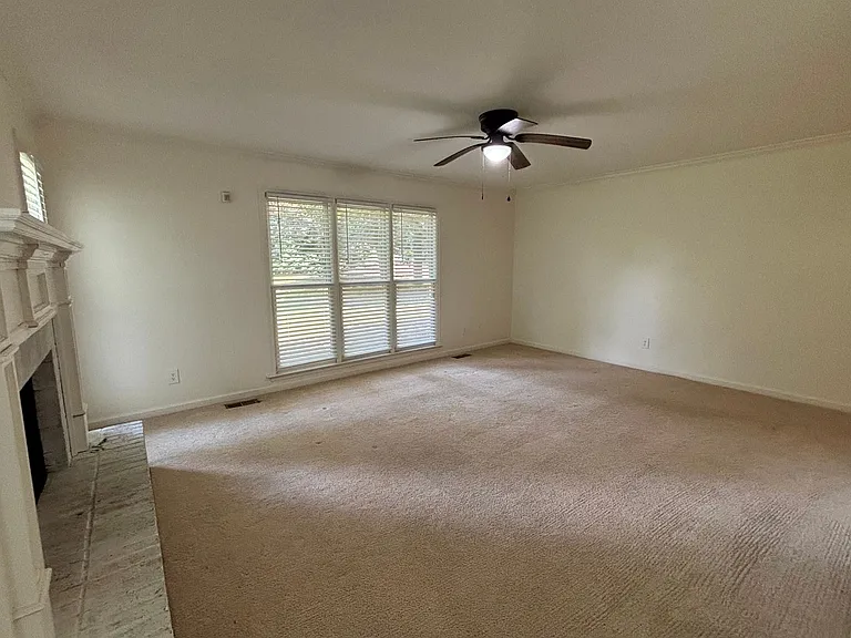4160 Creekwood Dr — Photo 5