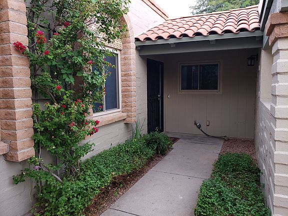 2nd image of 4231 E La Cienega Dr